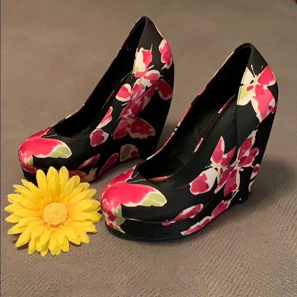 Elle butterfly wedge shoes